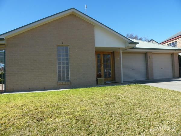 8 Dale Pl, Windradyne, NSW 2795