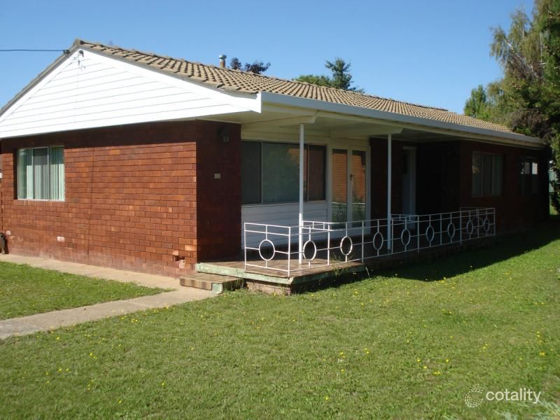 1 Maple Pl, Blayney, NSW 2799