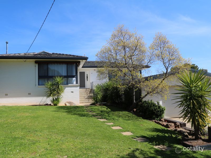 64 Nixon Cres, Tolland, NSW 2650