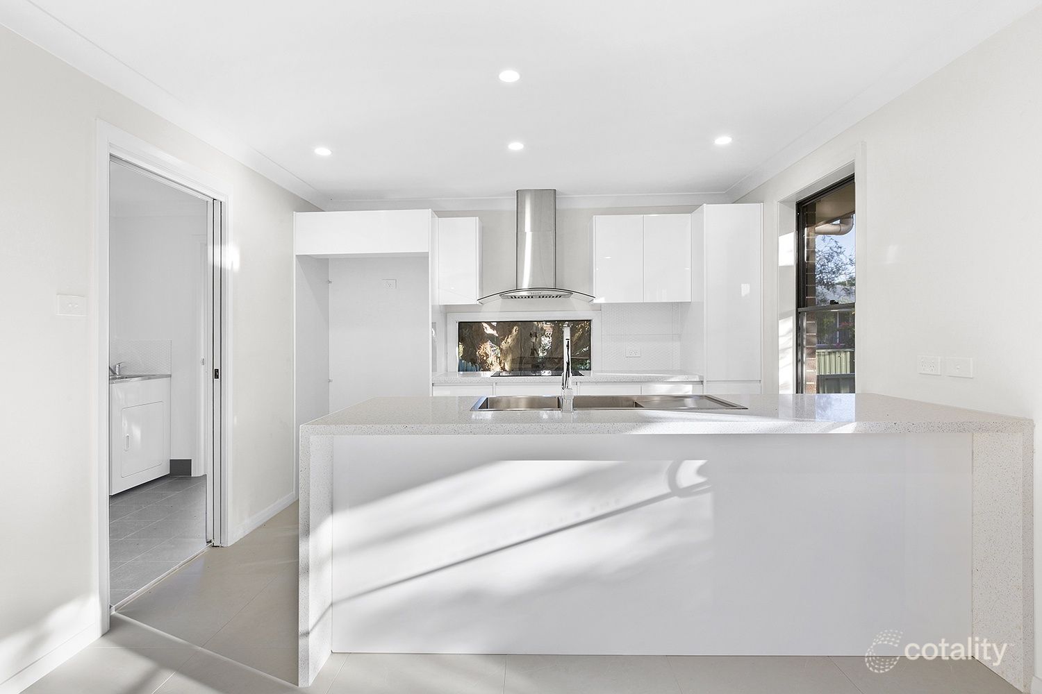 2/25a Warner Ave, Wyong, NSW 2259