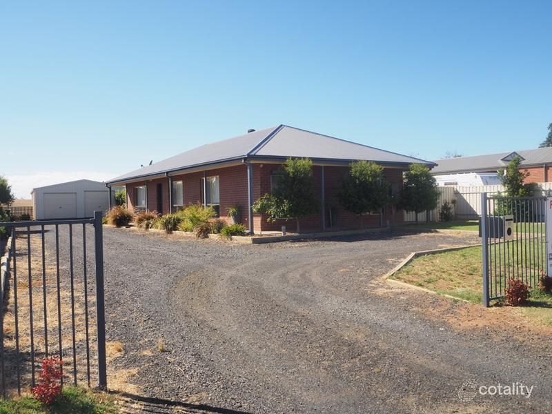 17 Glenferness St, Nhill, VIC 3418