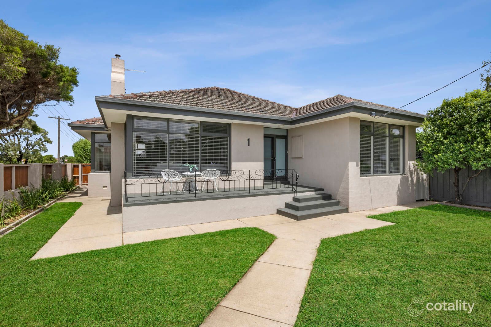 1 Roslyn Rd, Belmont, VIC 3216