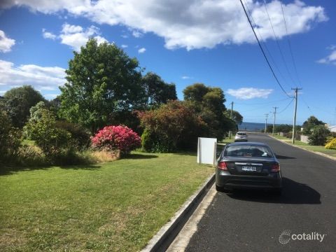 8 Lyle St, Sulphur Creek, TAS 7316