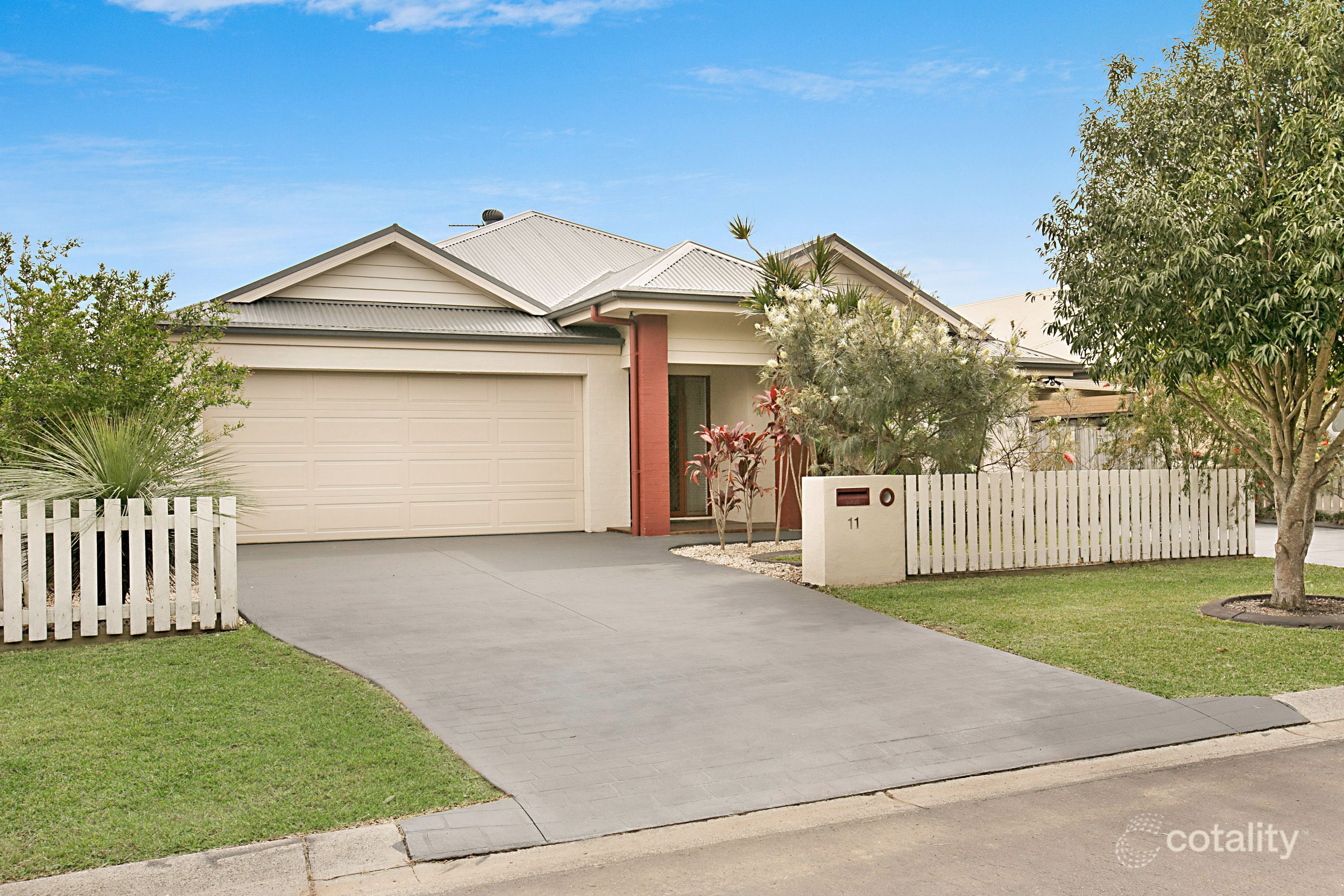 11 Broughton Cct, Tanilba Bay, NSW 2319
