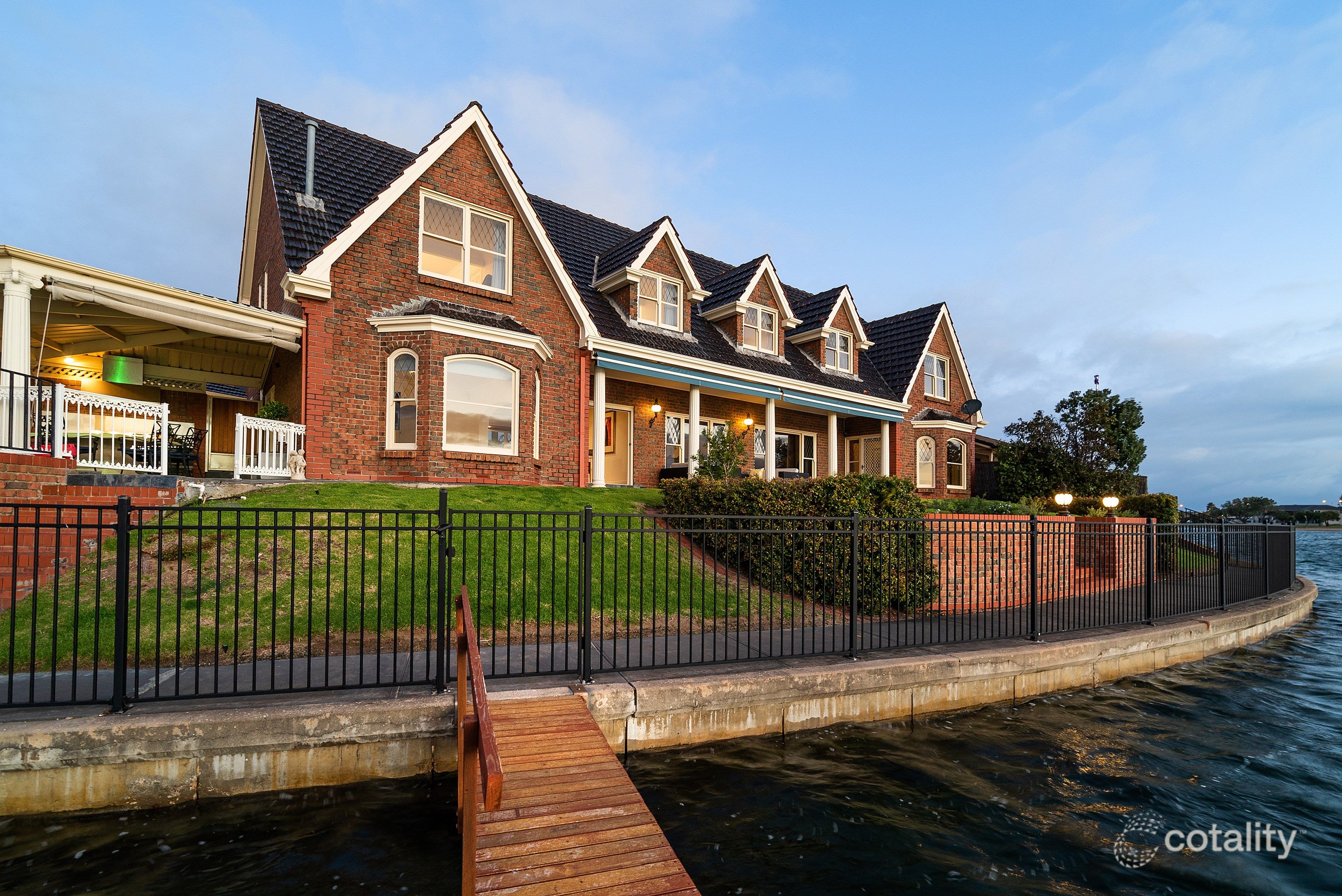 34 Martin Ct, West Lakes, SA 5021