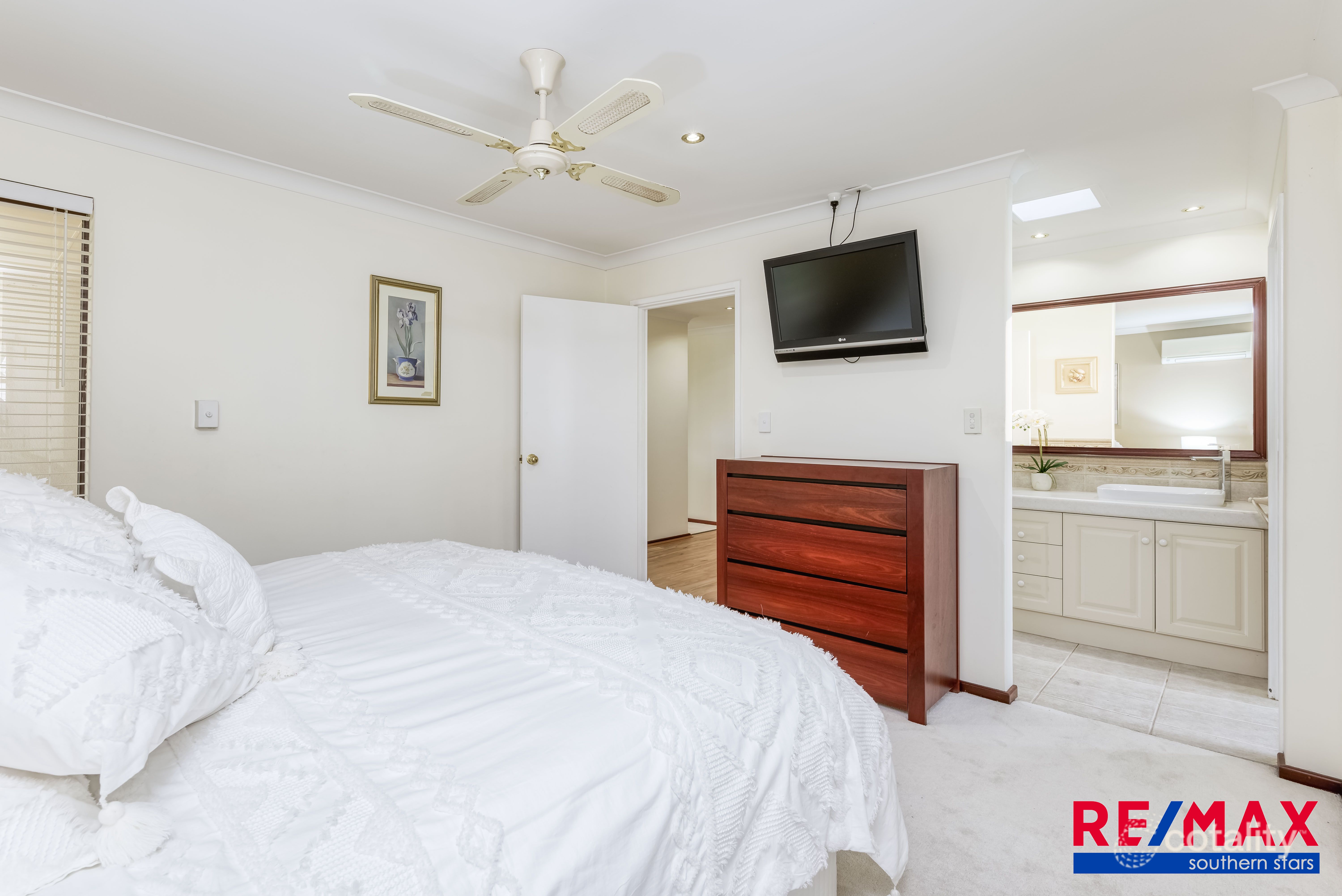8 Westminster Rd, Leeming, WA 6149