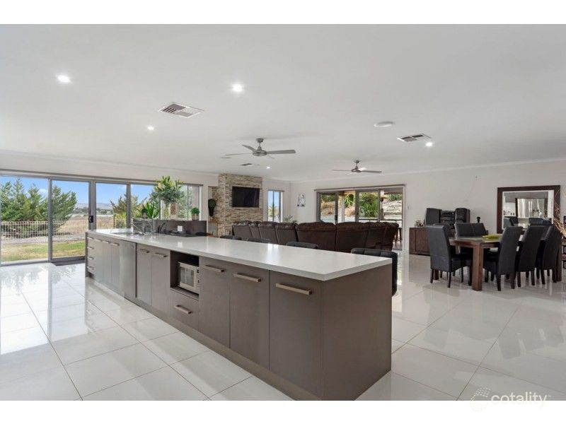 27 Gow Dr, Hindmarsh Island, SA 5214