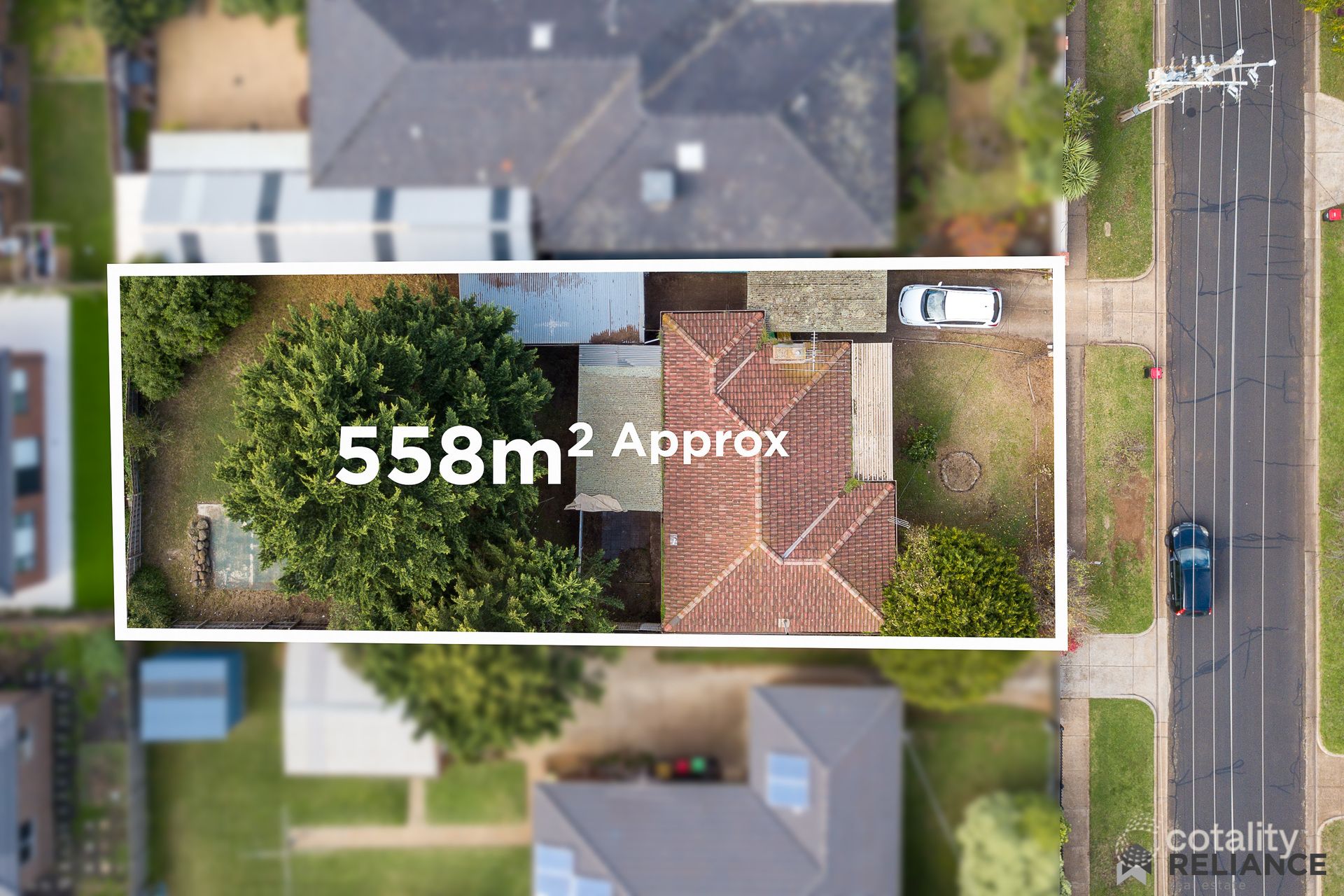 52 First Ave, Melton South, VIC 3338