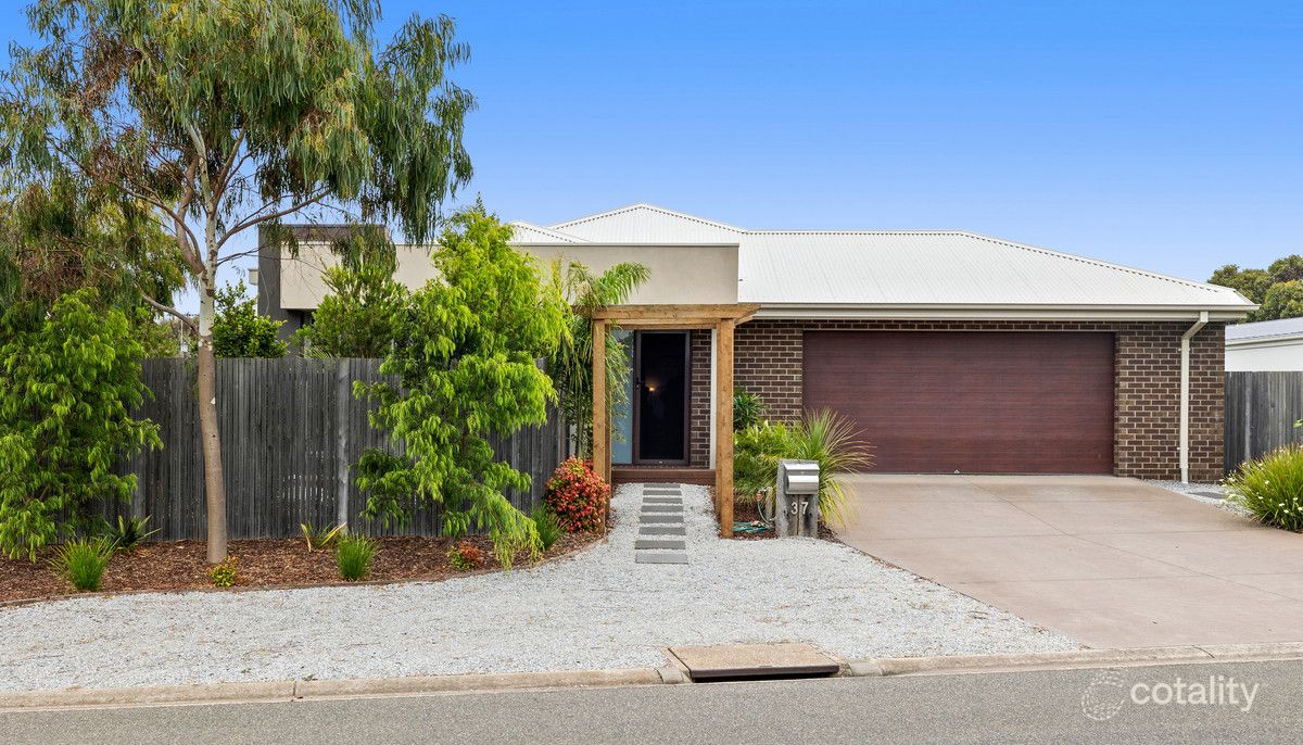 37 Norfolk Bvd, Torquay, VIC 3228