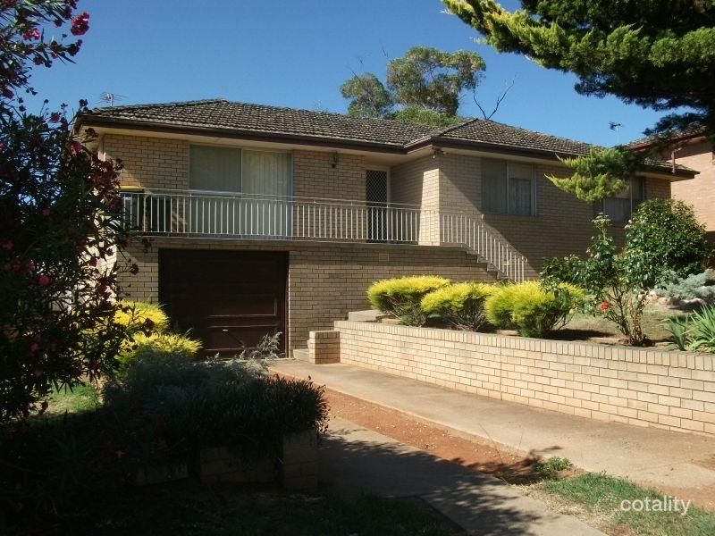 12 Watson St, Young, NSW 2594