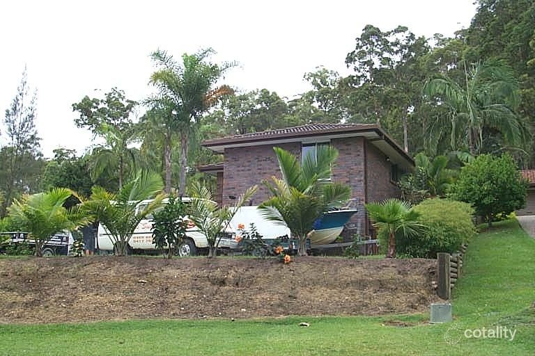 16 Bronhill St, Currumbin Waters, QLD 4223