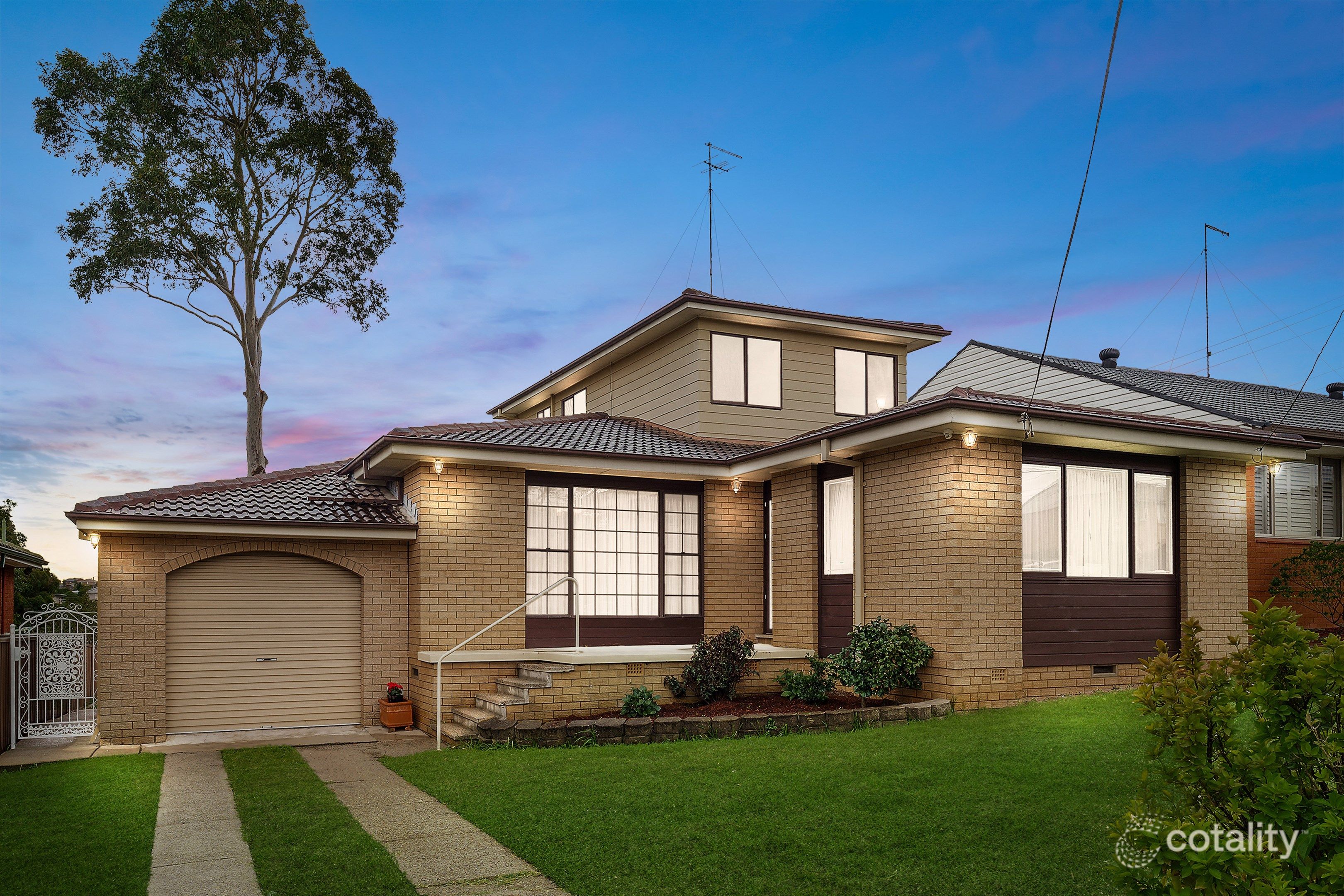 64 Flinders Rd, Georges Hall, NSW 2198
