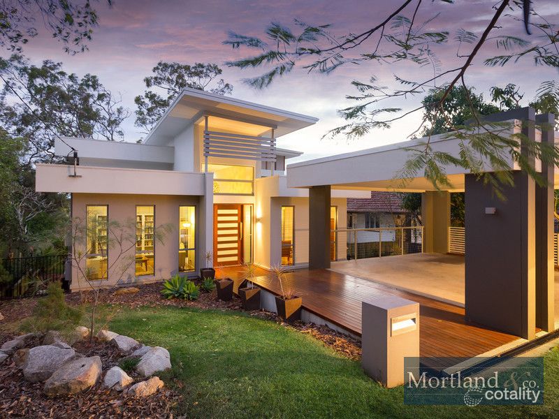 9 Eighth Ave, St Lucia, QLD 4067