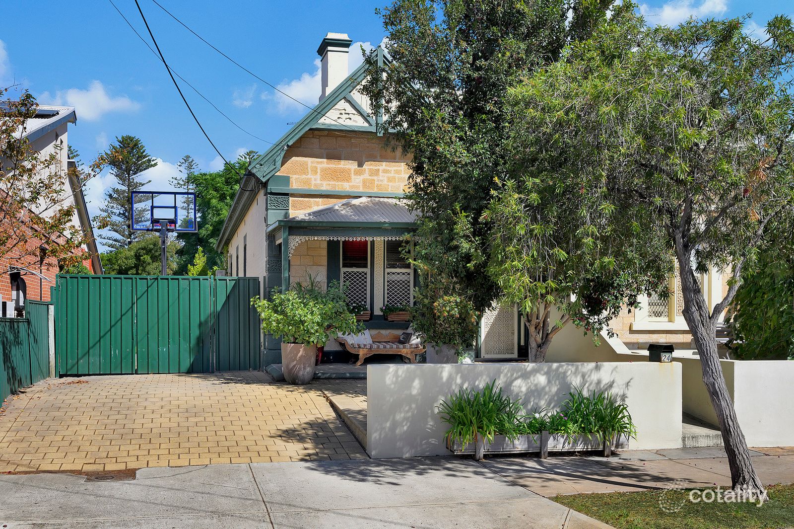 24 Kanowna Rd, Largs Bay, SA 5016