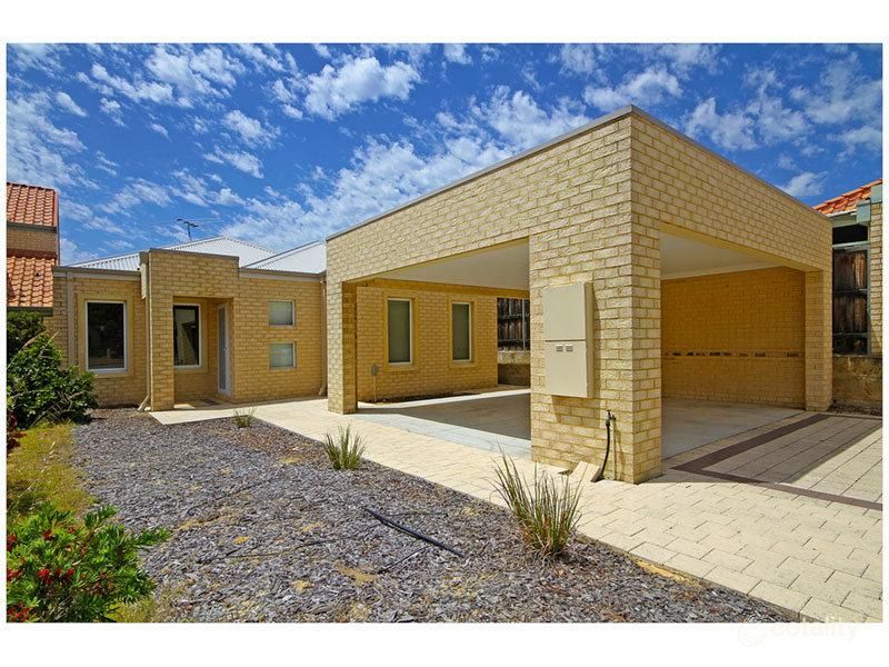 4 Lakefront Cir, The Vines, WA 6069