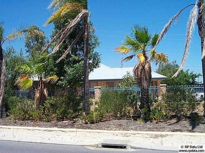 99 Guadalupe Dr, Ballajura, WA 6066