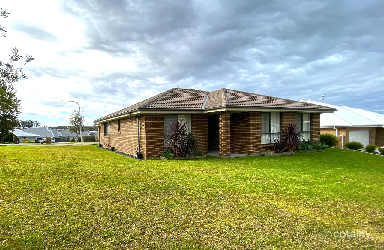 1 Michigan Way, Burrill Lake, NSW 2539