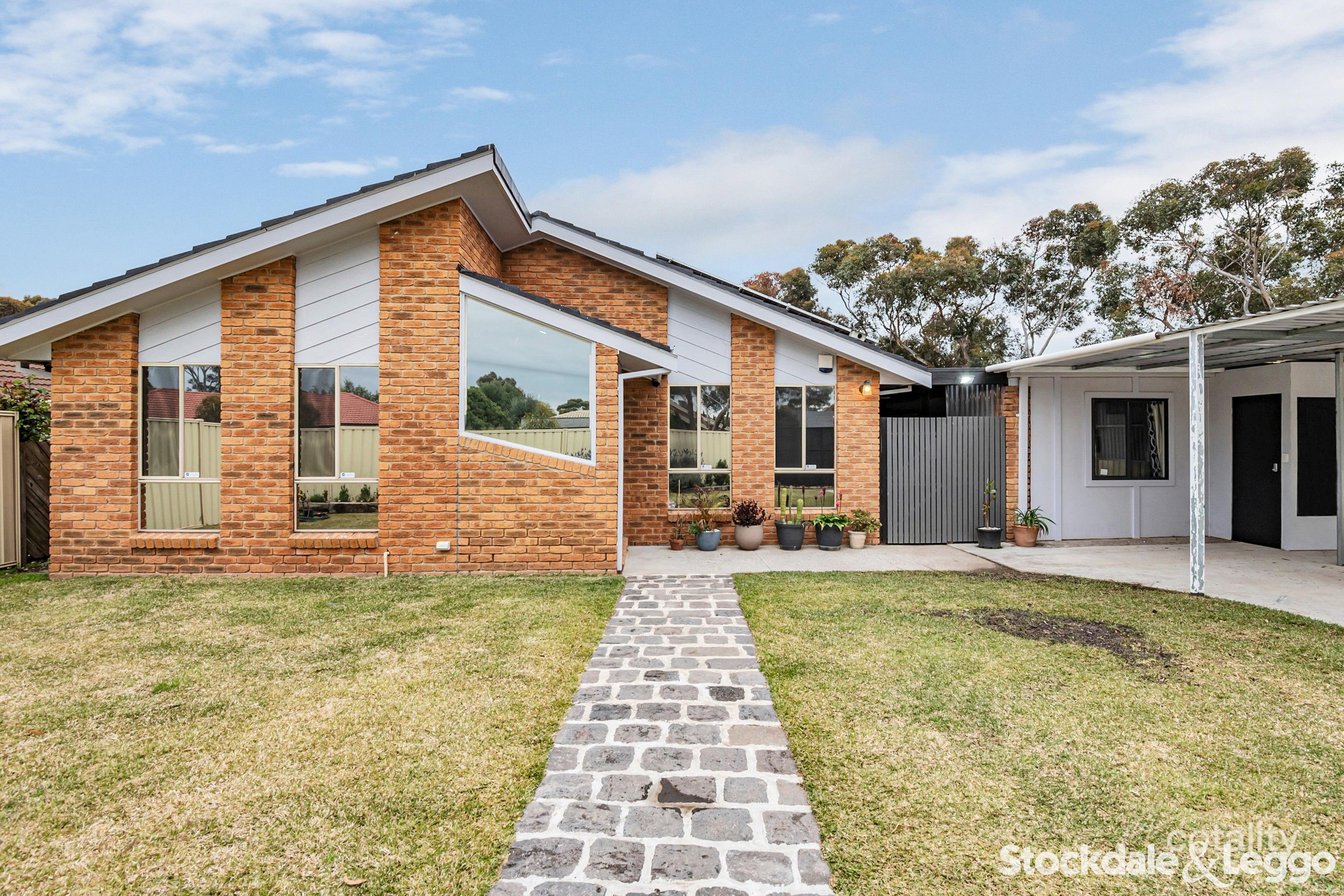 50 Carnoustie Dr, Sunbury, VIC 3429