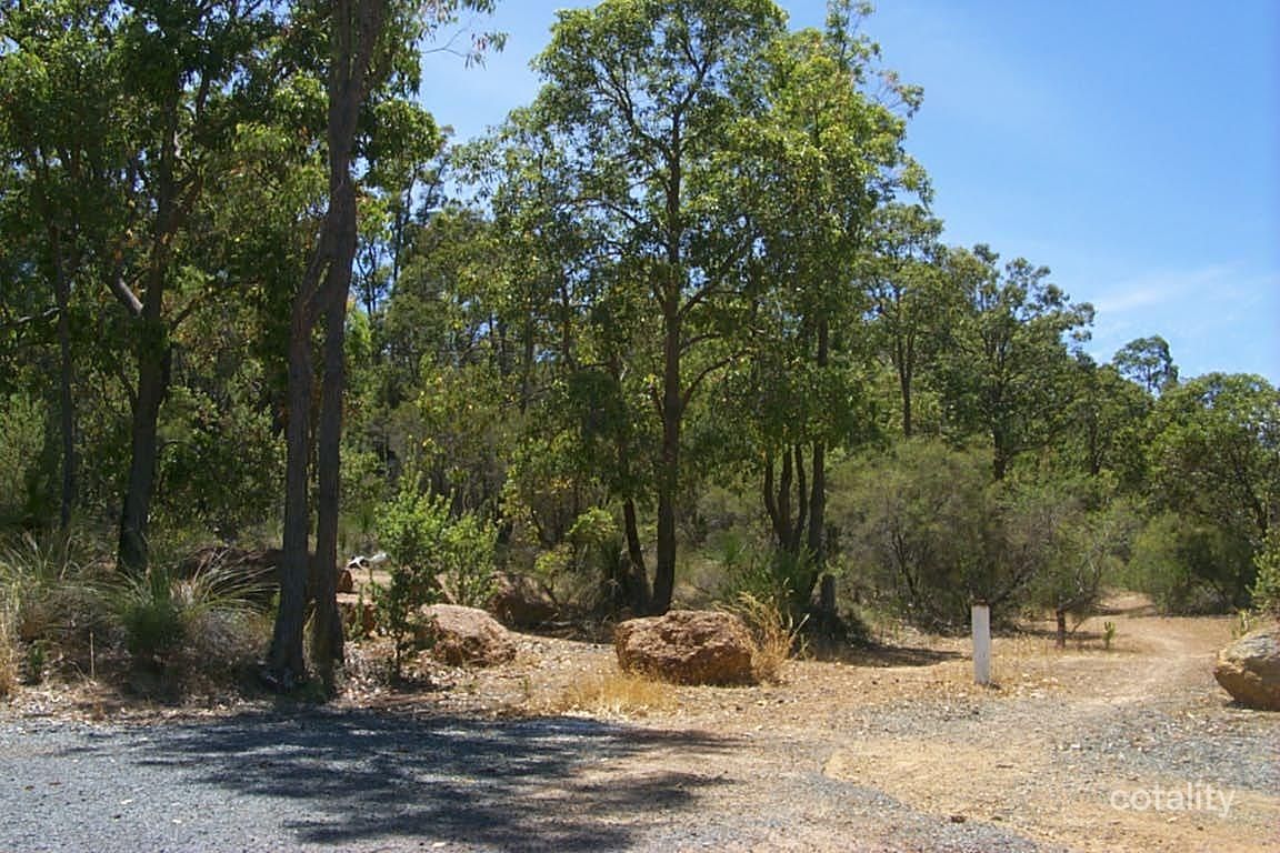 1355 Strettle Rd, Glen Forrest, WA 6071