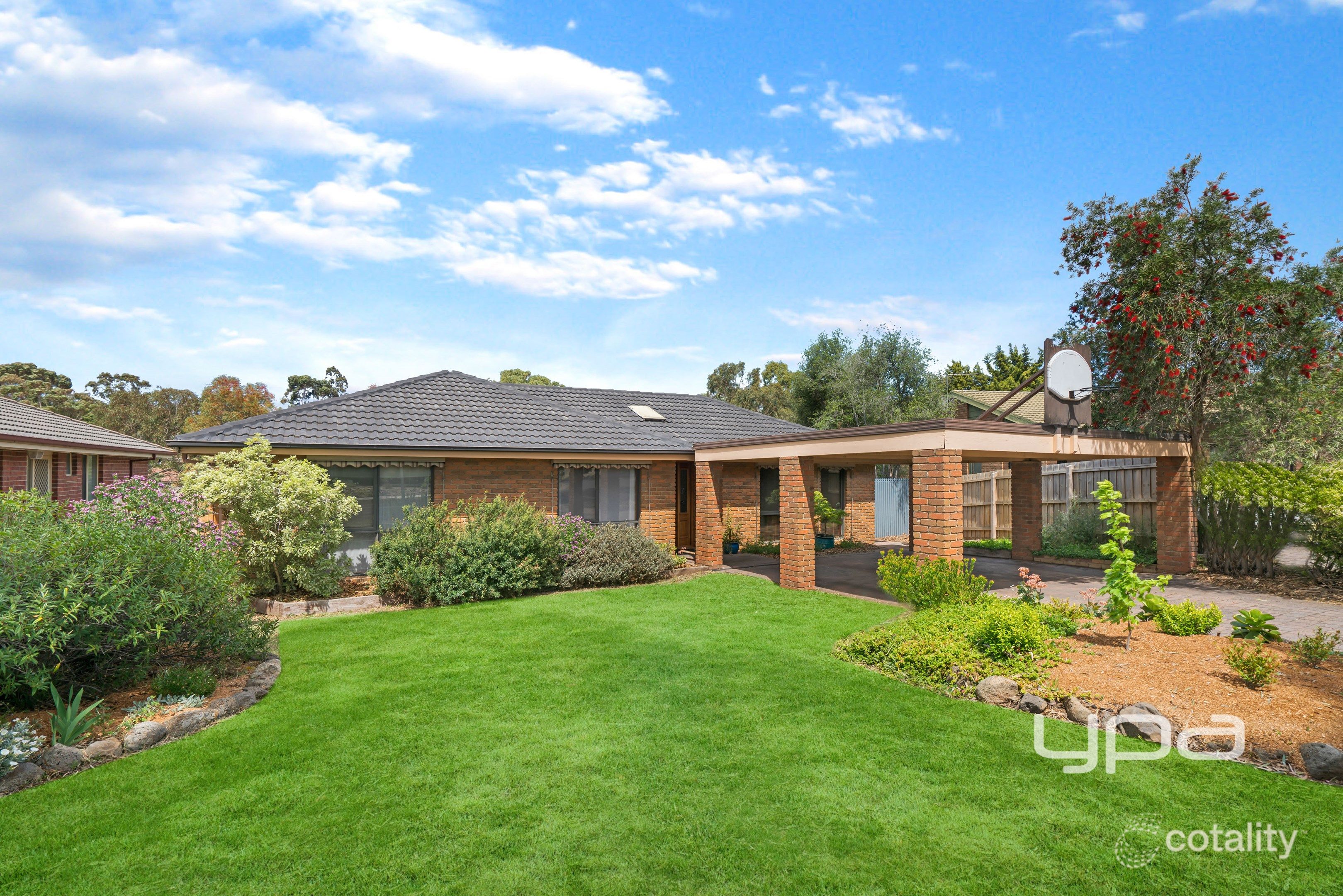 10 Mcinnes Cl, Sunbury, VIC 3429