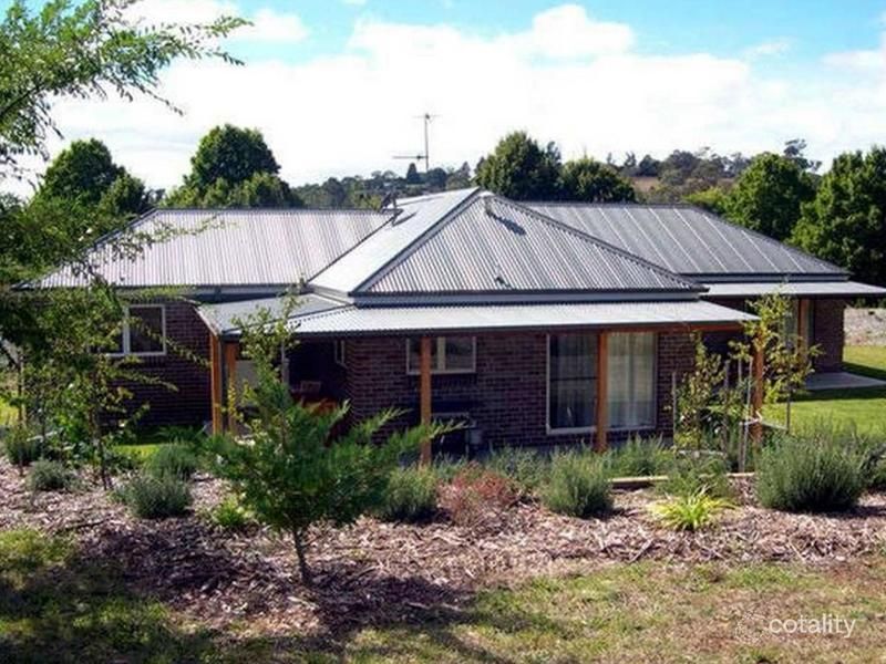 17 Moore Park Lane, Armidale, NSW 2350
