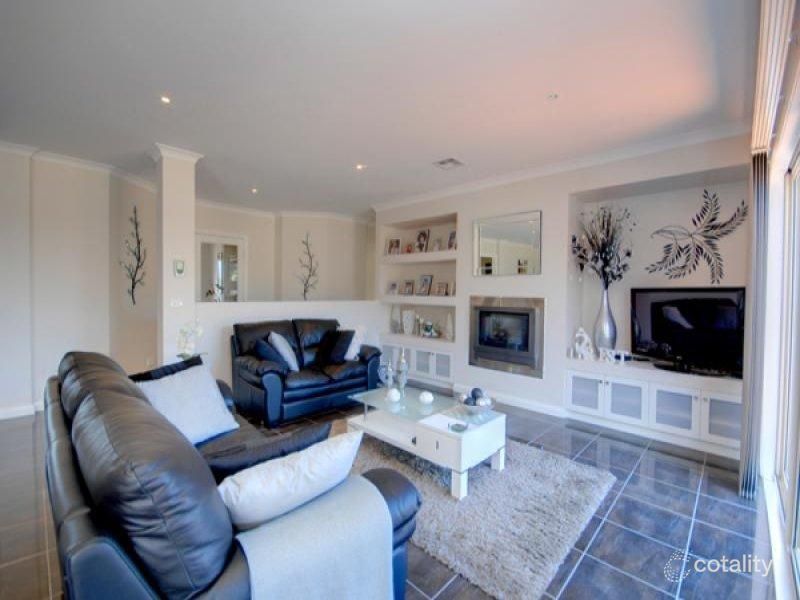 2 Olivemay Ct, Bonshaw, VIC 3352