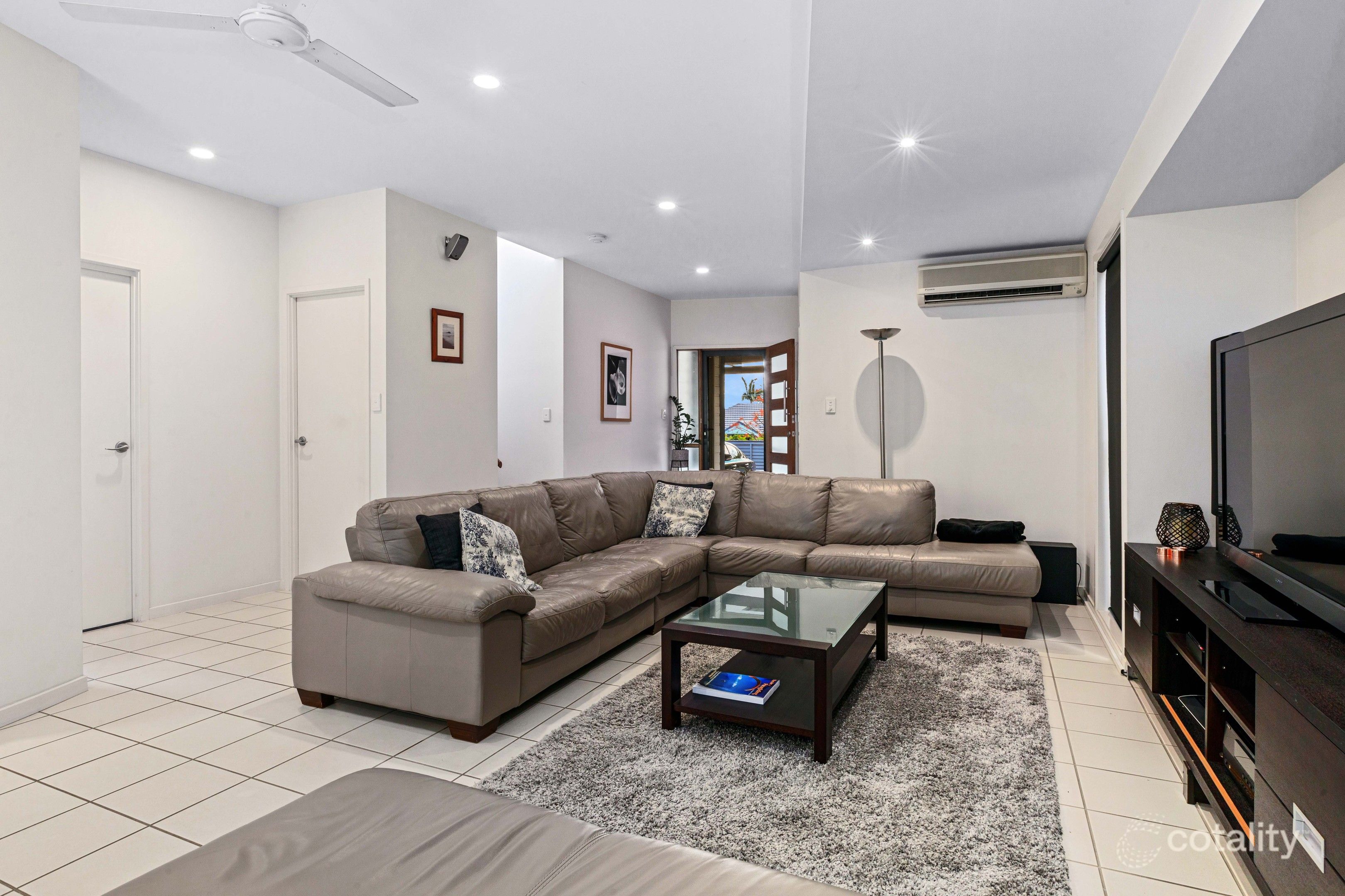 70a Reuben St, Holland Park, QLD 4121