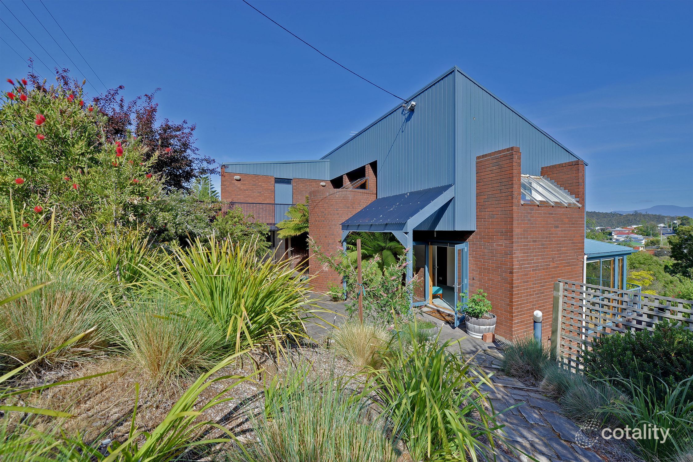 23 Begonia St, Lindisfarne, TAS 7015