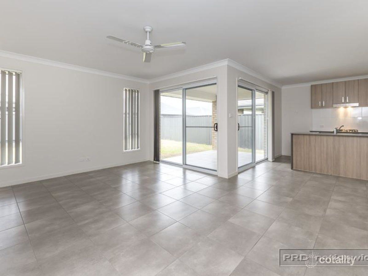 26 Norfolk St, Fern Bay, NSW 2295