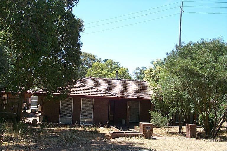 4 Sampson Cl, Kalamunda, WA 6076