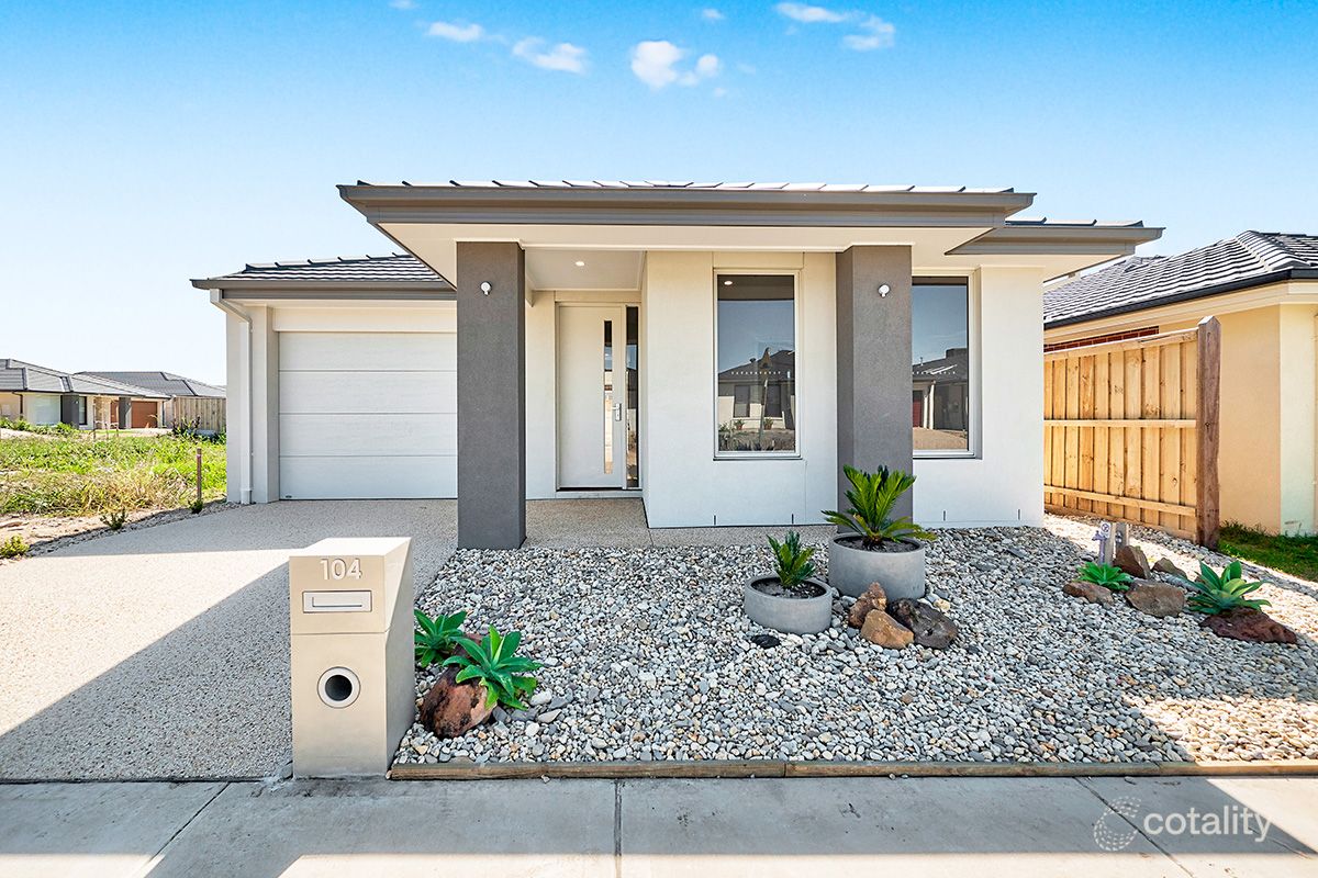 104 Athletic Cct, Clyde, VIC 3978
