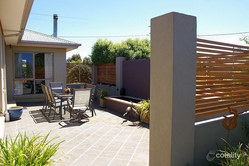 17 Barbara St, Woodend, VIC 3442