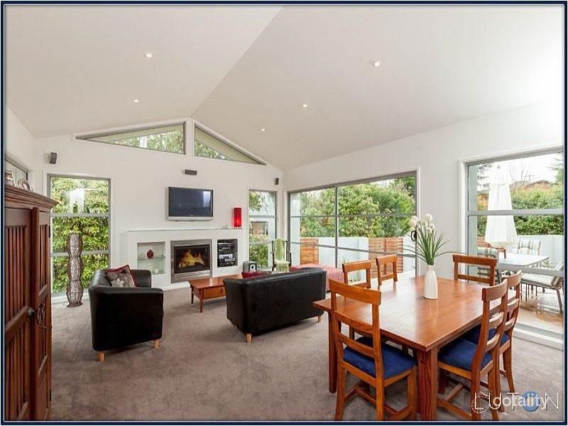 89 Birdwood St, Hughes, ACT 2605