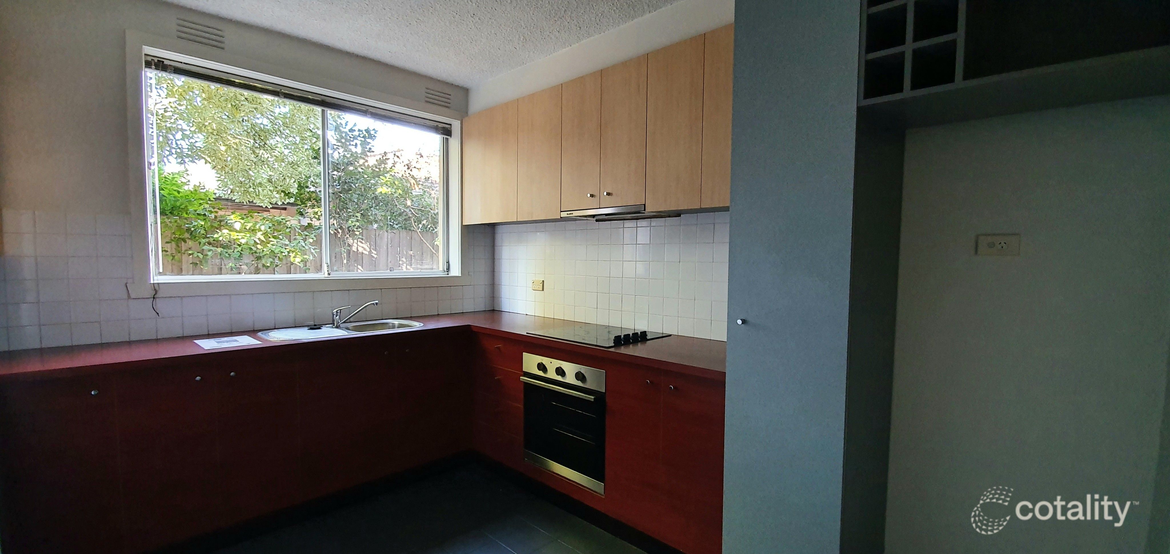 1/10 Crewe Rd, Hughesdale, VIC 3166