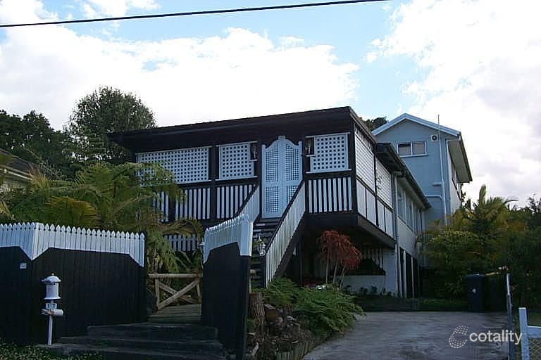 17 Esmonde Pl, Coorparoo, QLD 4151