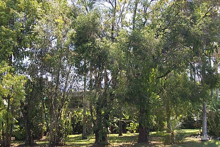 1/1-3 Smart St, Mooroobool, QLD 4870