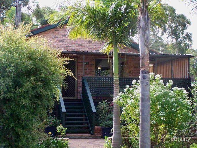 15 Rhodes Pde, Windermere Park, NSW 2264