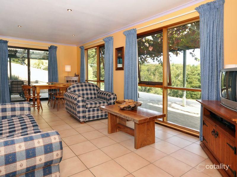 19 Heather Rd, Heathfield, SA 5153