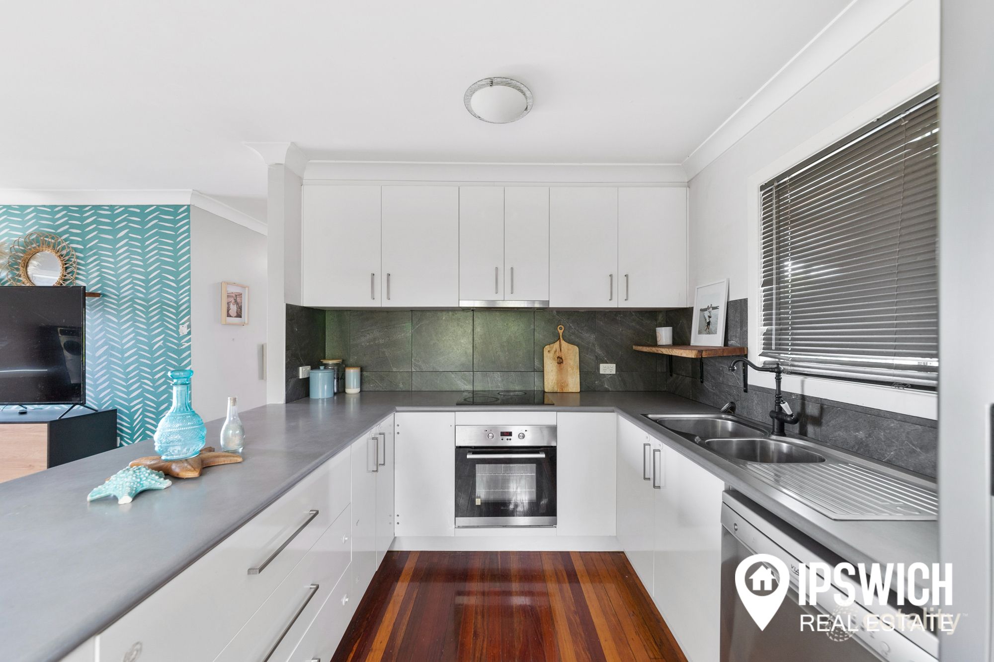 258 South Station Rd, Raceview, QLD 4305