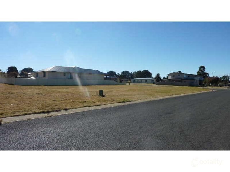 1 Katri Cl, Berridale, NSW 2628