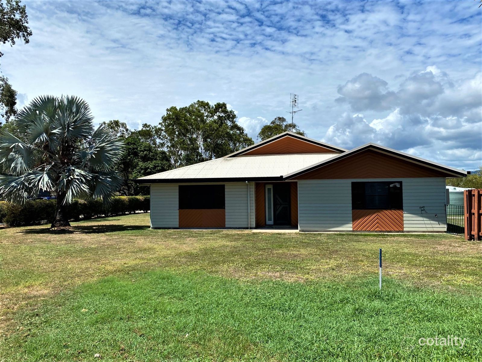 16 Rasmussen Ct, Armstrong Beach, QLD 4737