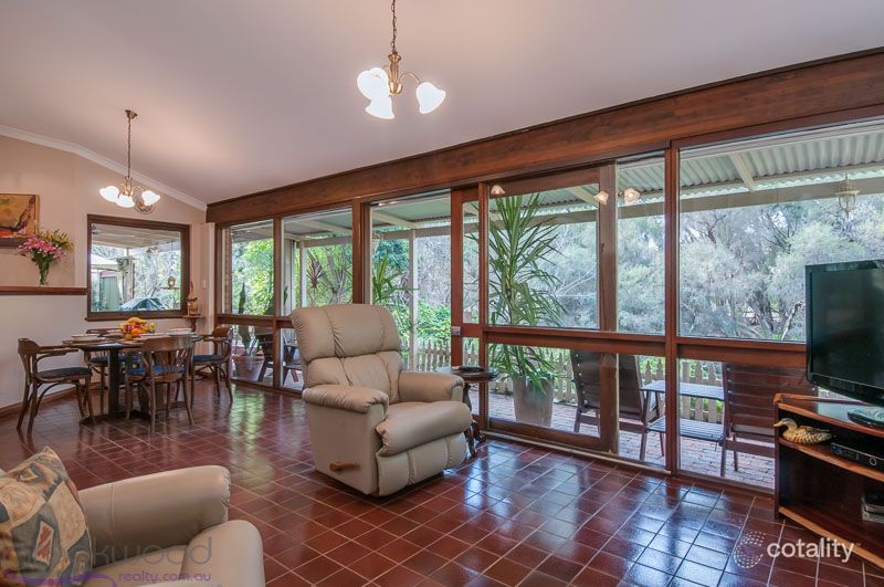 9 Cupania Ct, Jane Brook, WA 6056