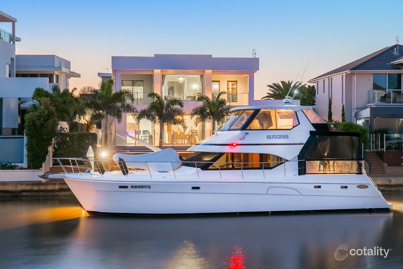 26 Knightsbridge Pde W, Paradise Point, QLD 4216