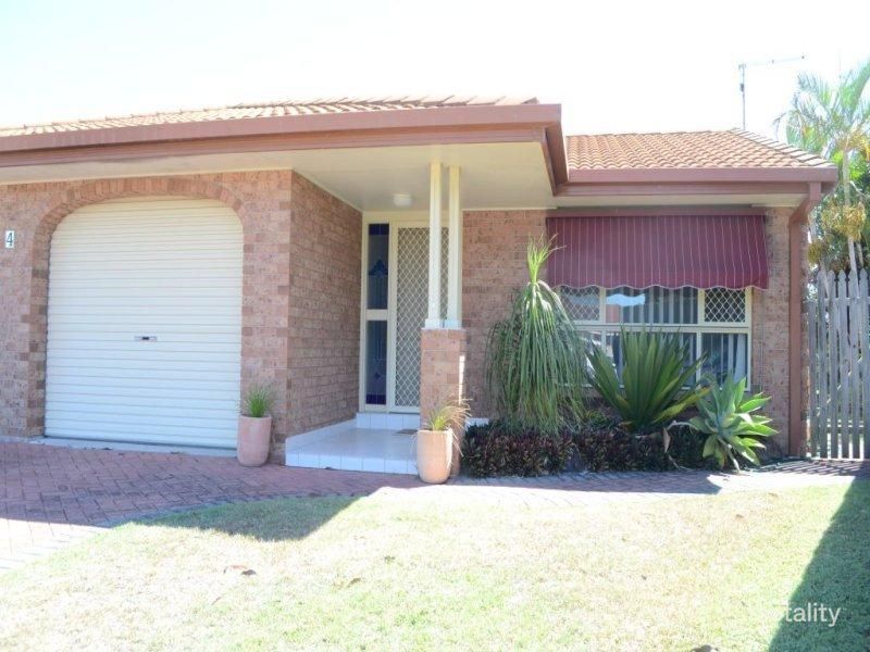 1/4 Plover Cl, Yamba, NSW 2464