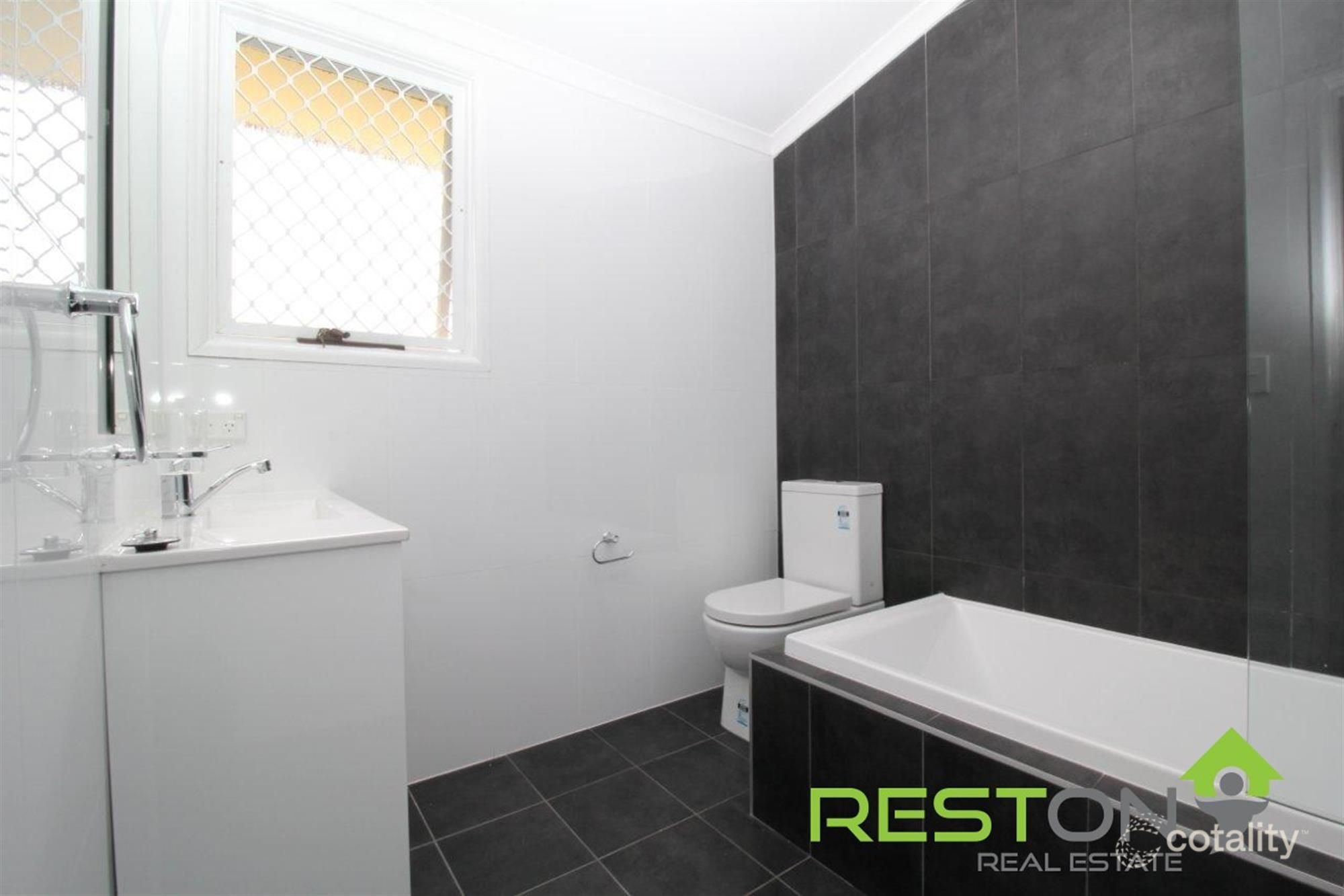 1 Tetbury Cl, Cambridge Park, NSW 2747