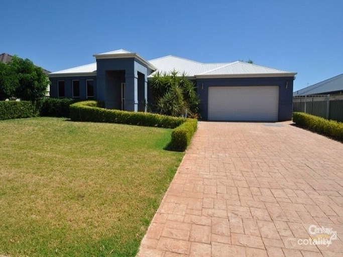 9 Robina Cres, Dubbo, NSW 2830