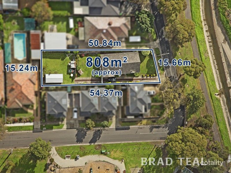 3 Brosnan Cres, Strathmore, VIC 3041