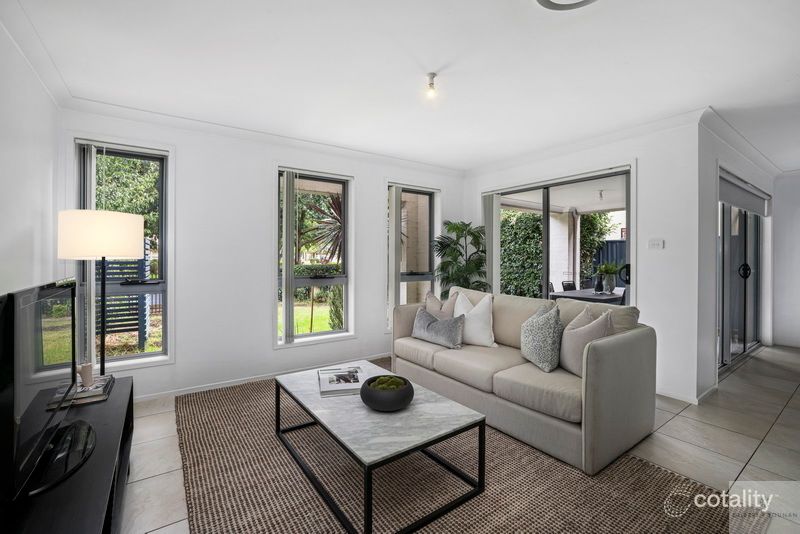 8 Regency Dr, Harrington Park, NSW 2567