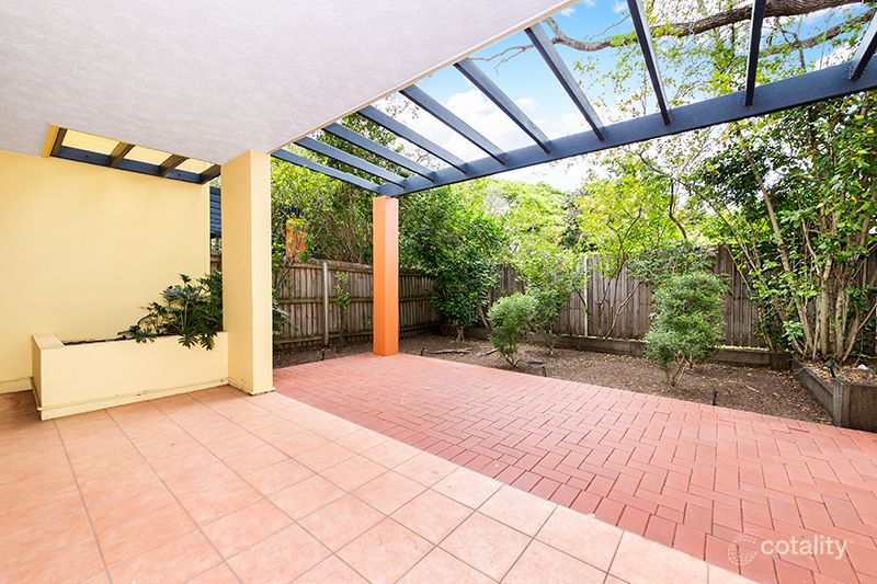 2/85-87 Victoria Tce, Greenslopes, QLD 4120