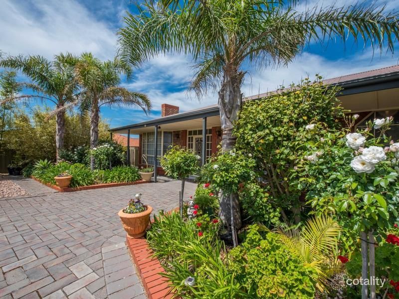 17 Elberry Cl, Moana, SA 5169